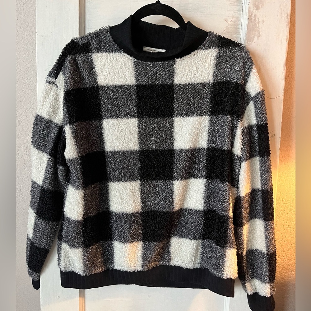 beachlunchlounge Plaid Black and White Sweater